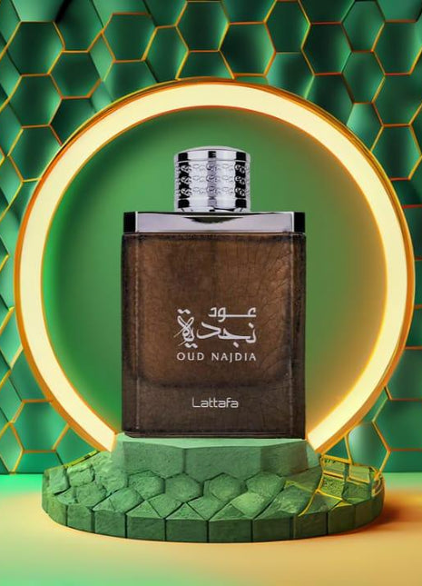 Apa de Parfum Oud Najdia, Lattafa, Barbati - 100ml